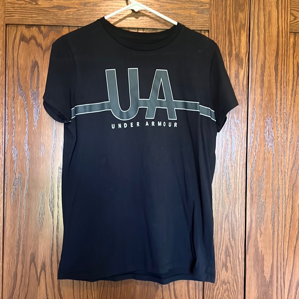 Under Armour medium Classic T shirt black athletic athleisure